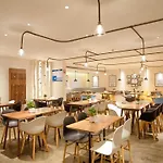 Kyriad Marvelous Hotel Shanghai Daning International Plaza